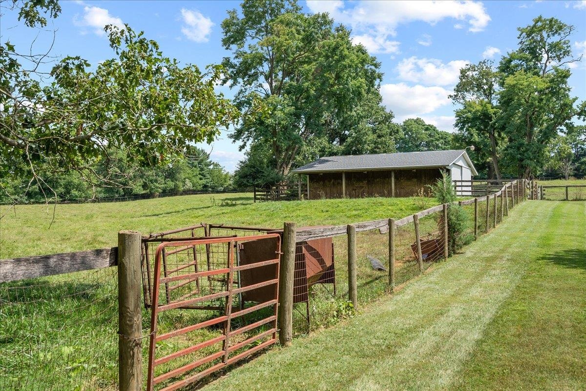 817 Old White Bridge Rd