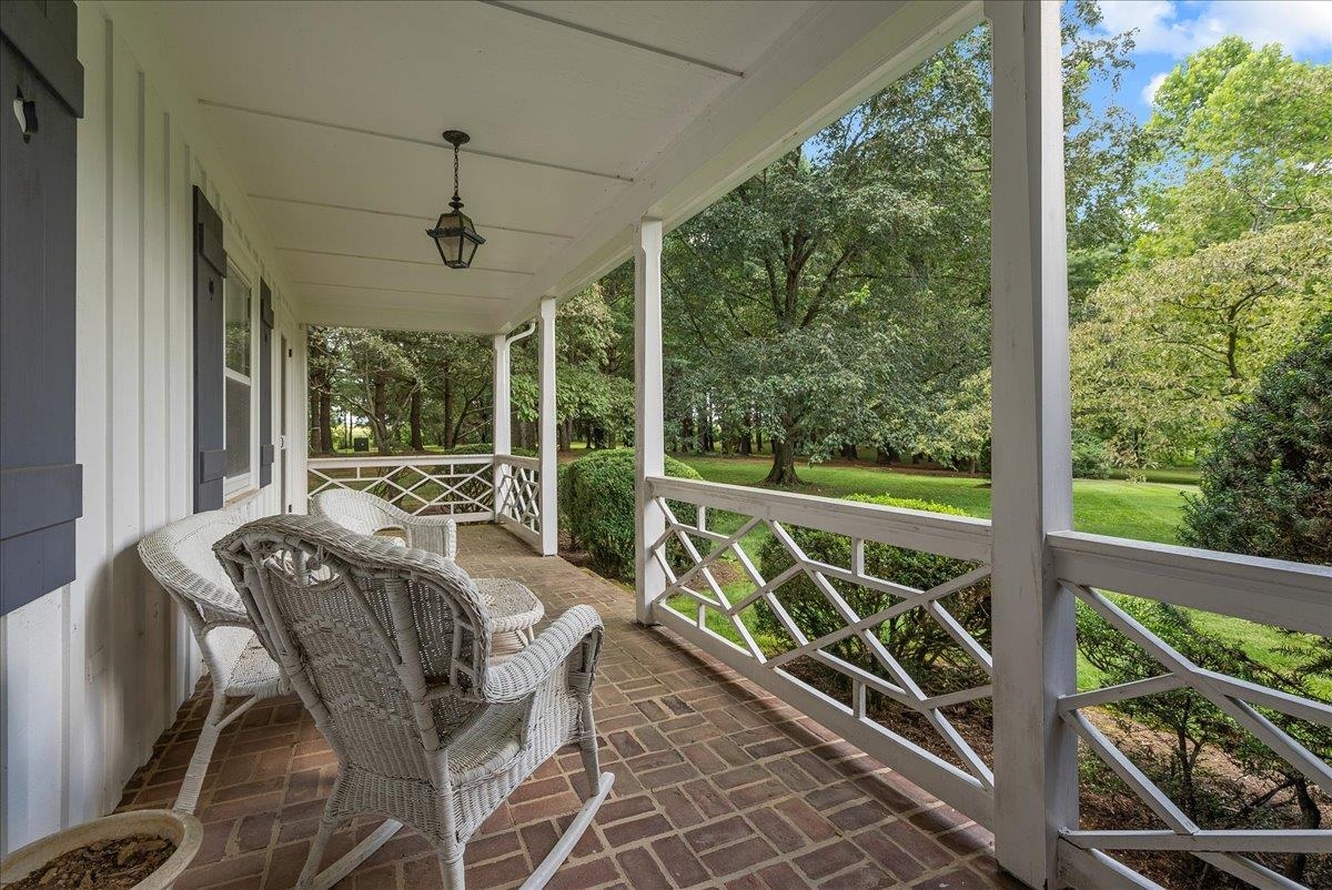 817 Old White Bridge Rd