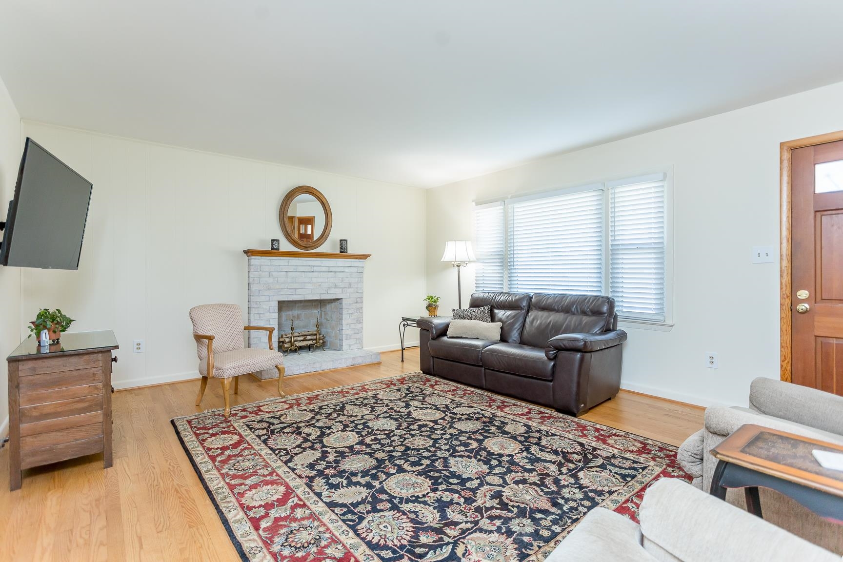 1299 Lyle Ave