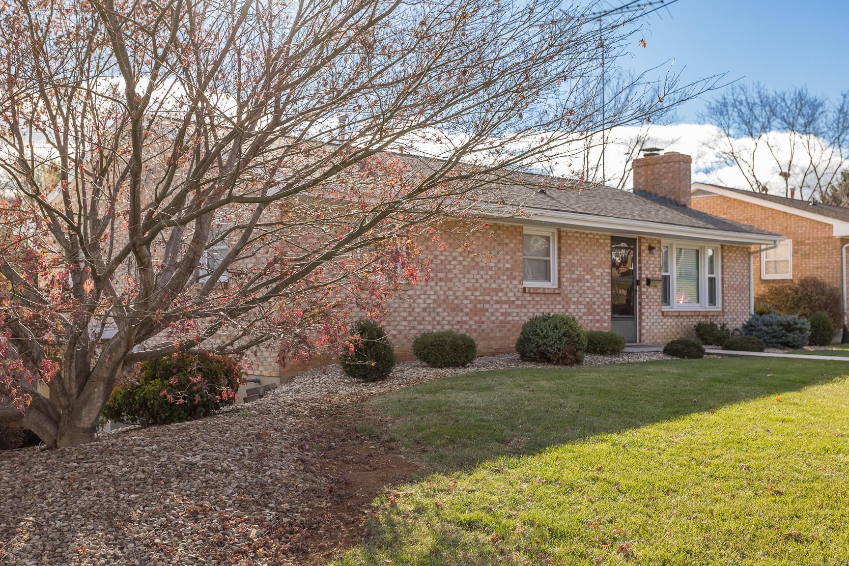 1299 Lyle Ave