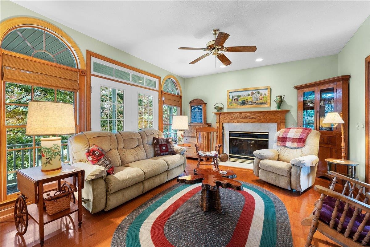 38 Teaberry Ct