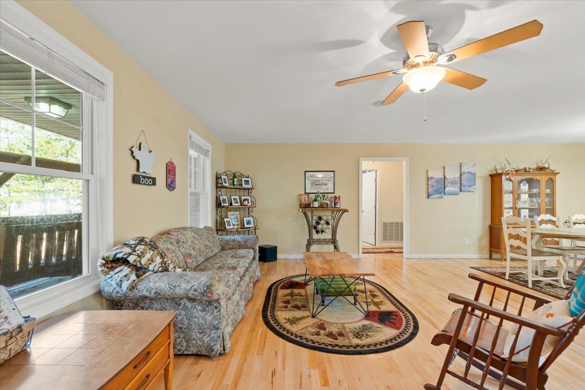 157 Plecker Dr