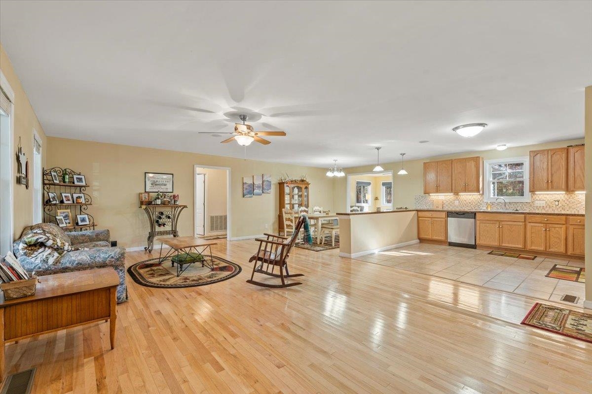 157 Plecker Dr