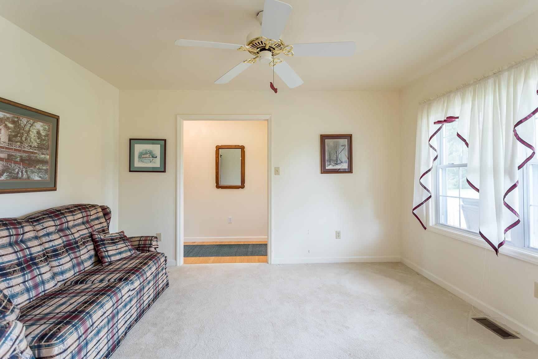 53 Teaberry Ct