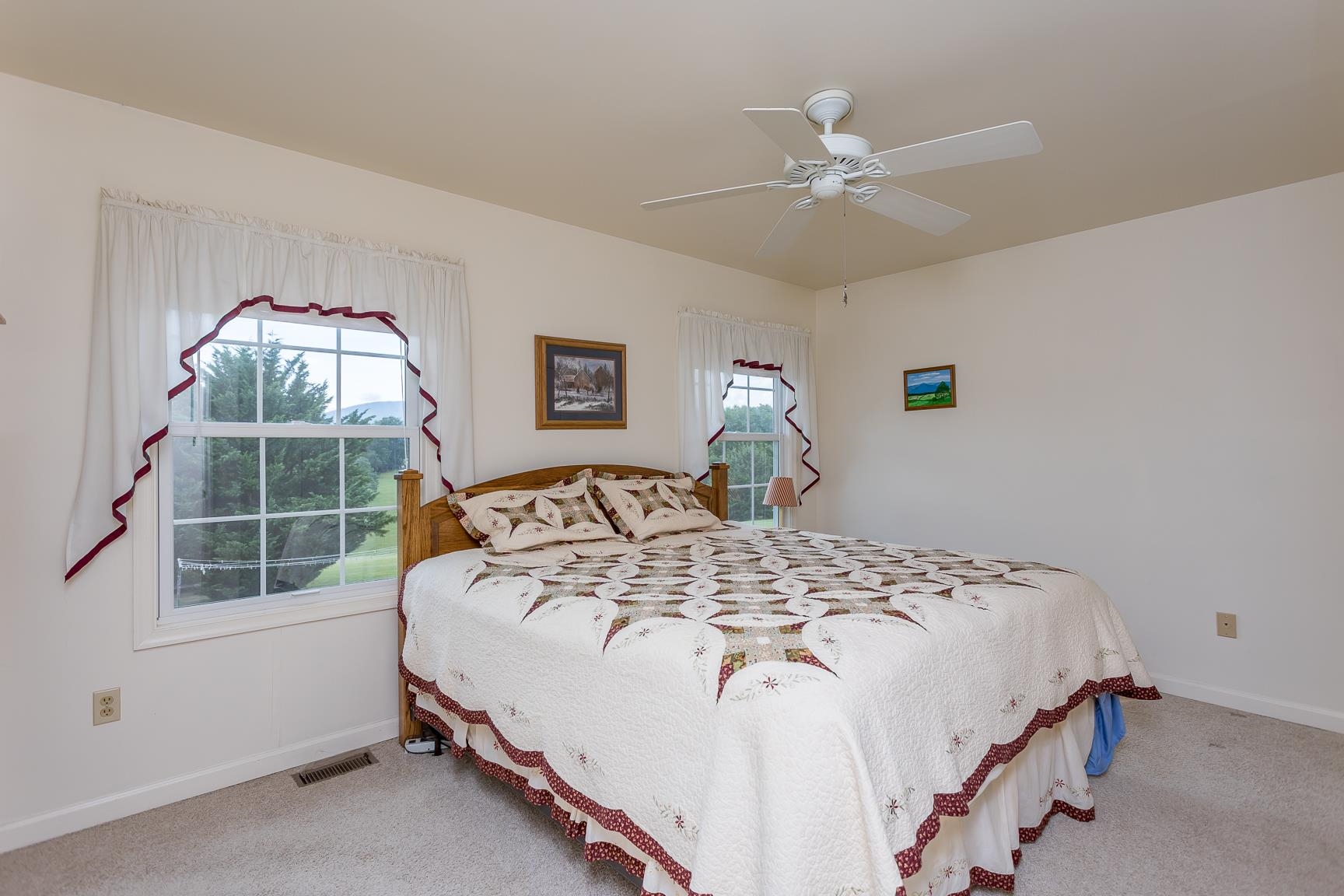 53 Teaberry Ct