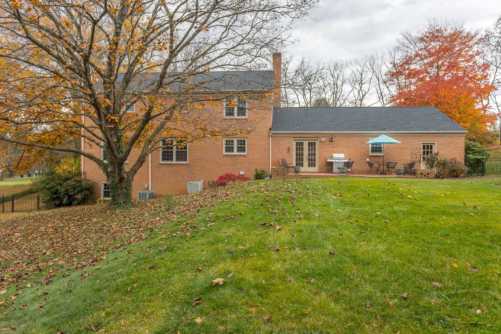 229 Taylor St