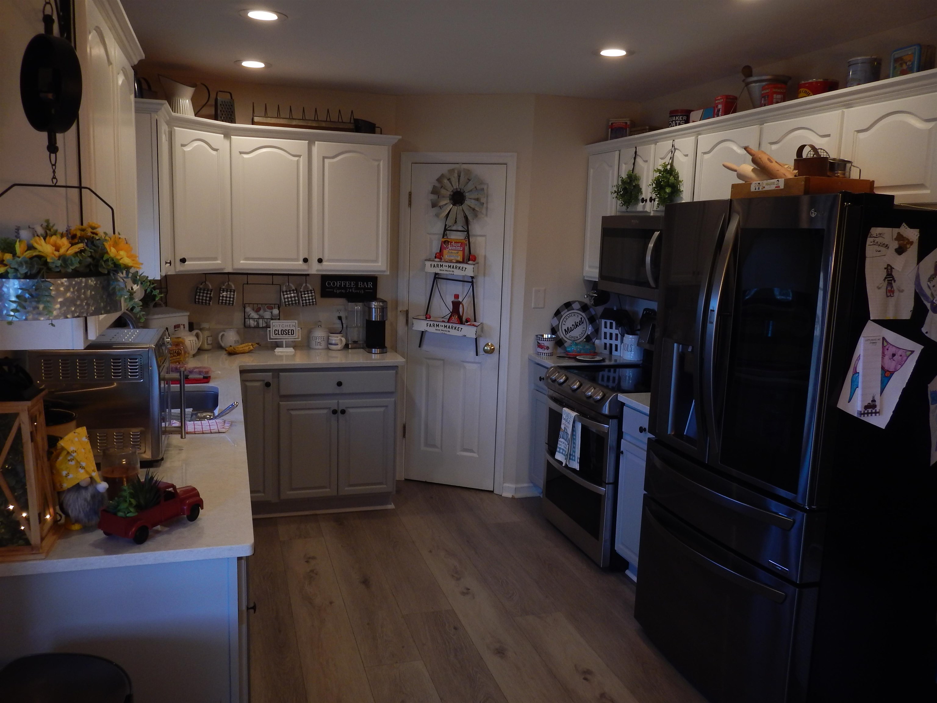 3983 Lyndhurst Rd