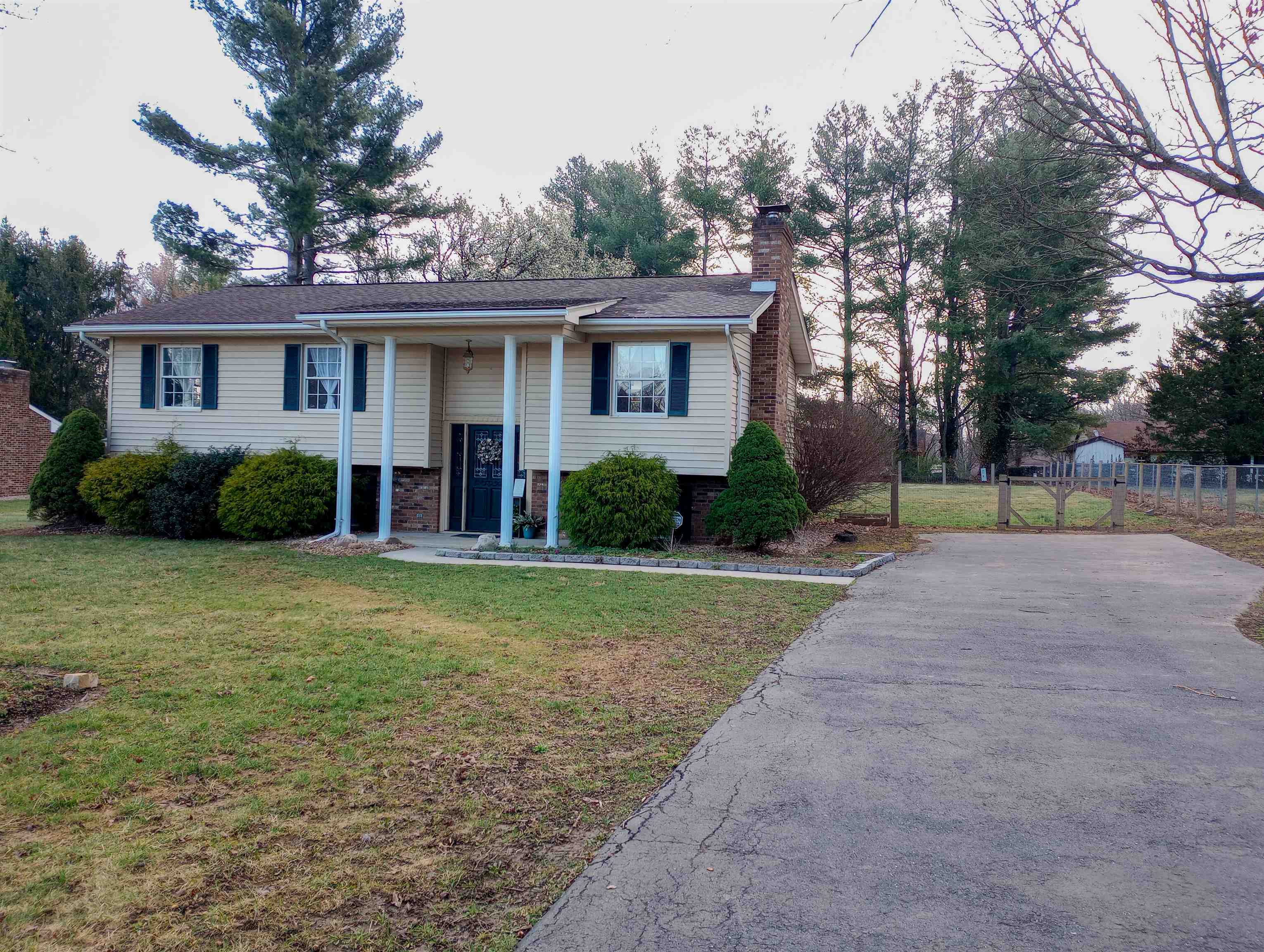 124 Forest Springs Dr