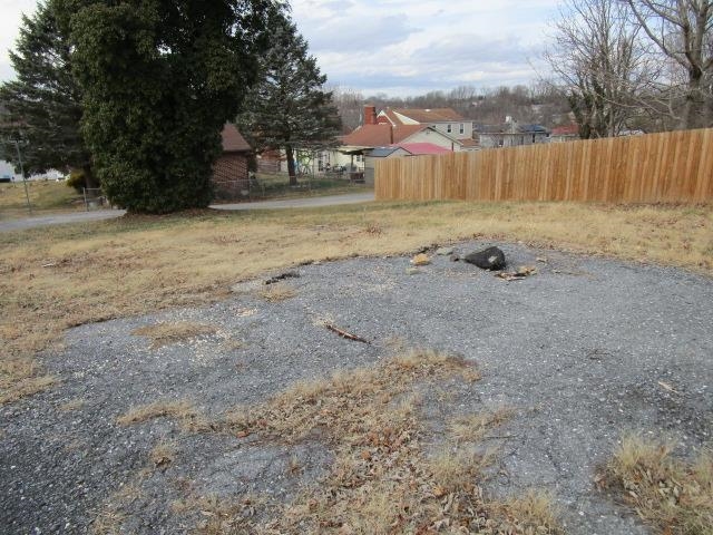 126 Thompson St