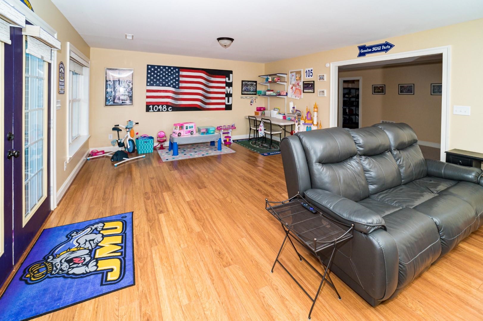 13 Perryville Ct
