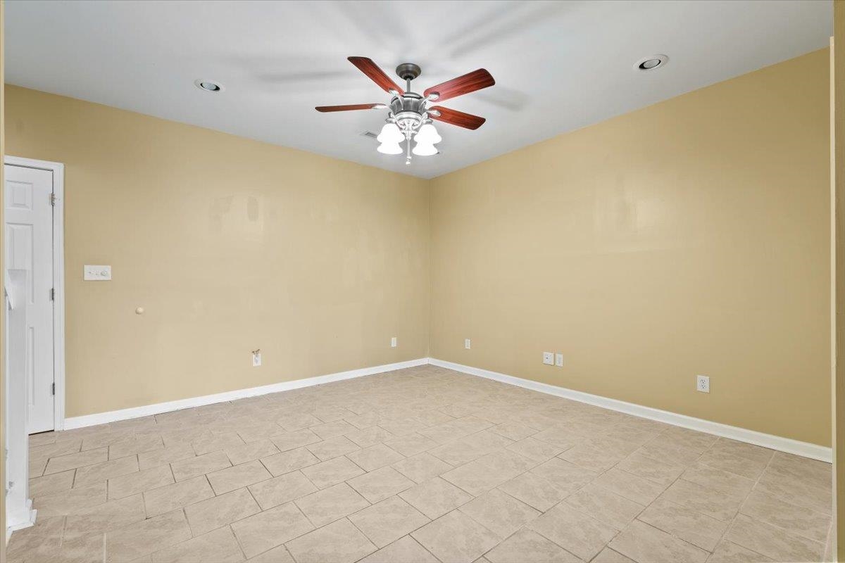104 Shawn Cir