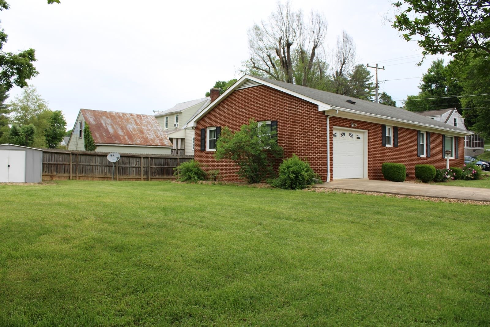 1400 Springhill Rd