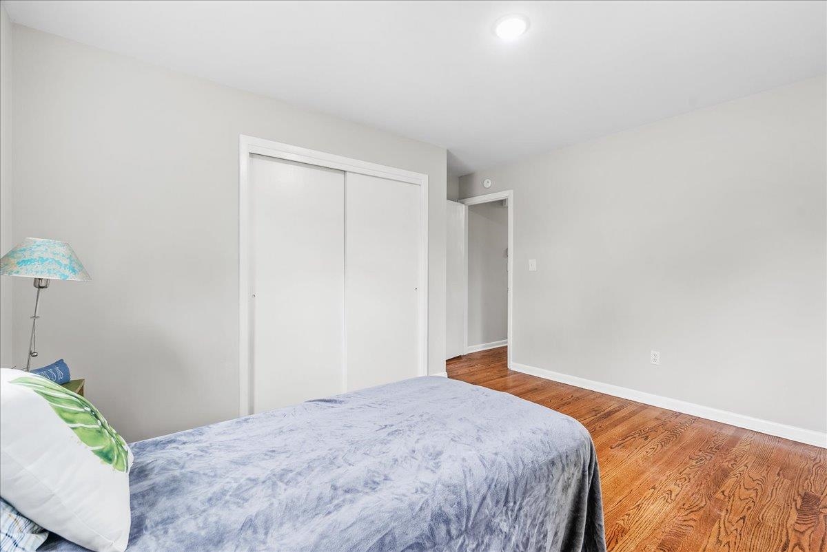 322 Monument Dr