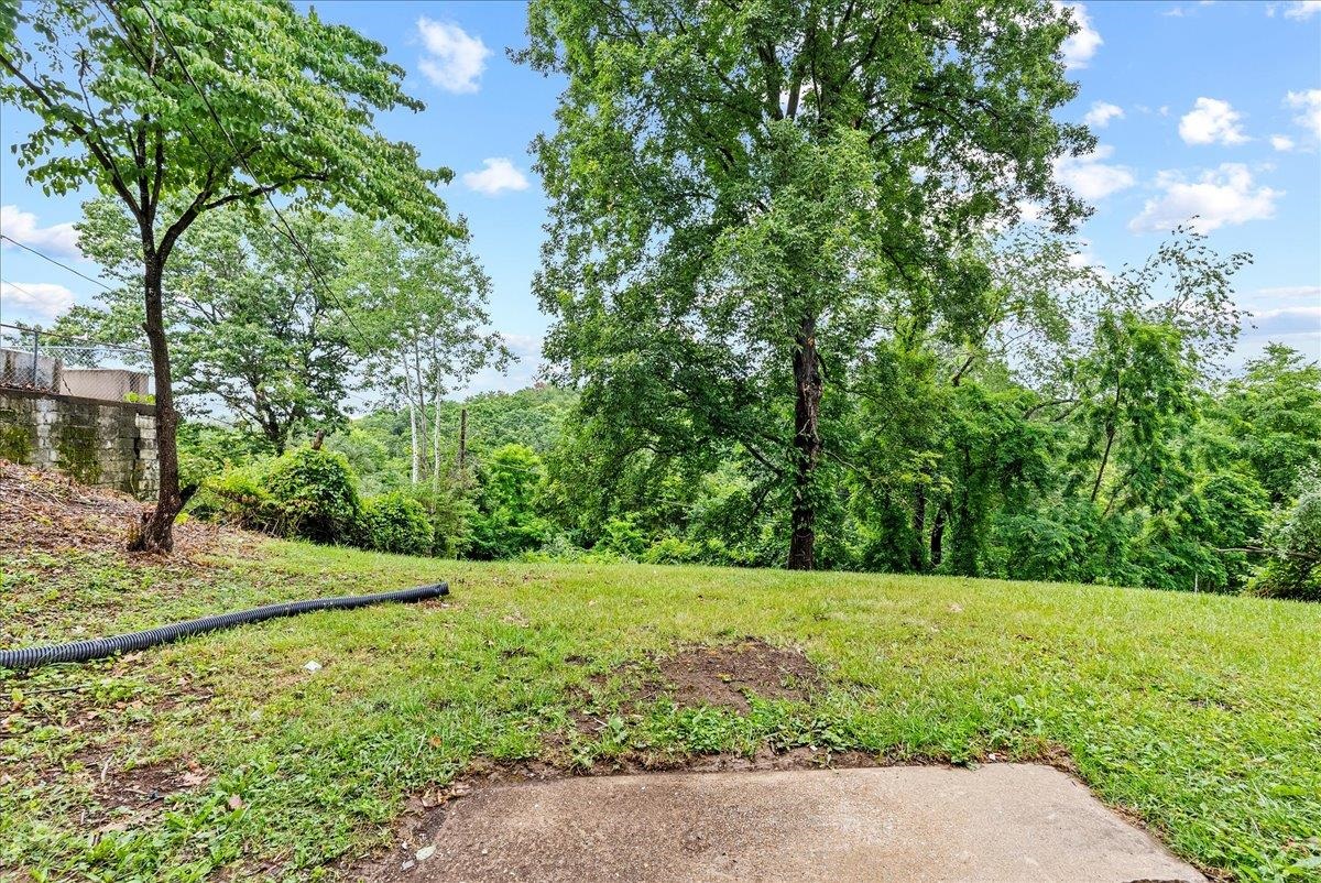 322 Monument Dr