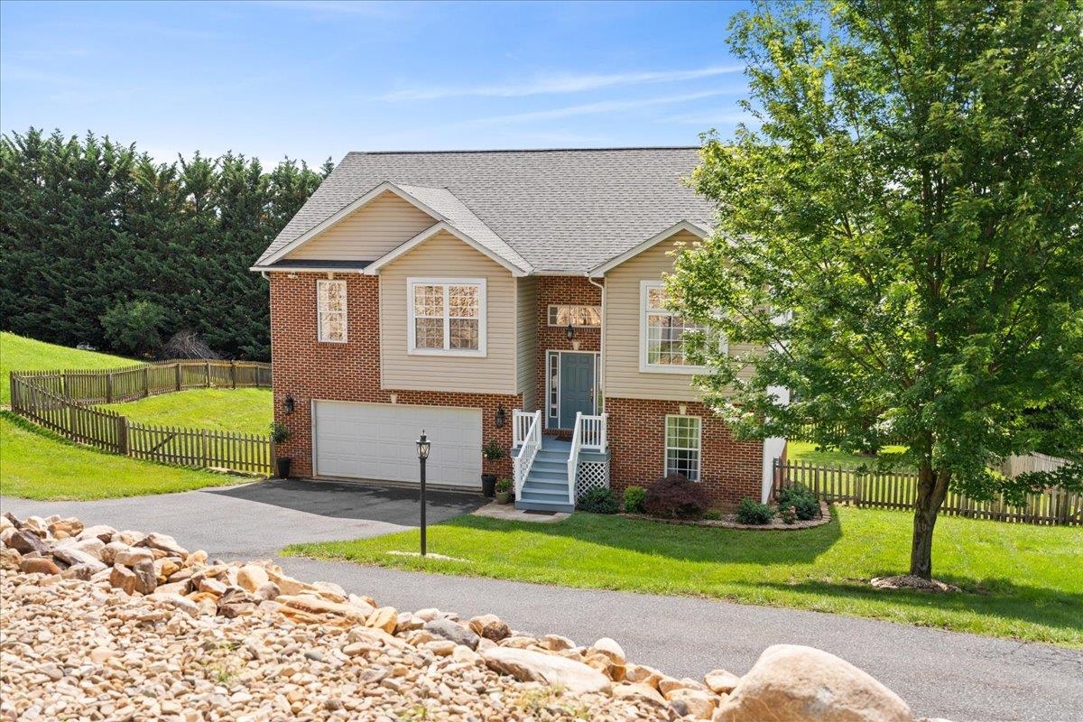 155 Valley View Ave