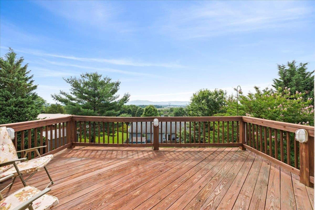 155 Valley View Ave