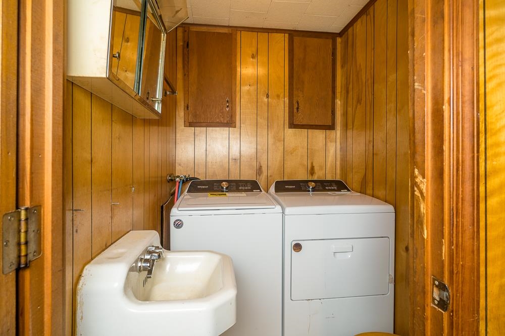 345 Lake Dr