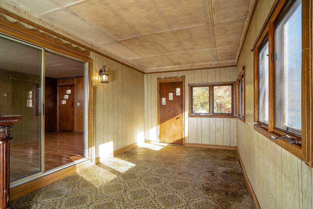 345 Lake Dr
