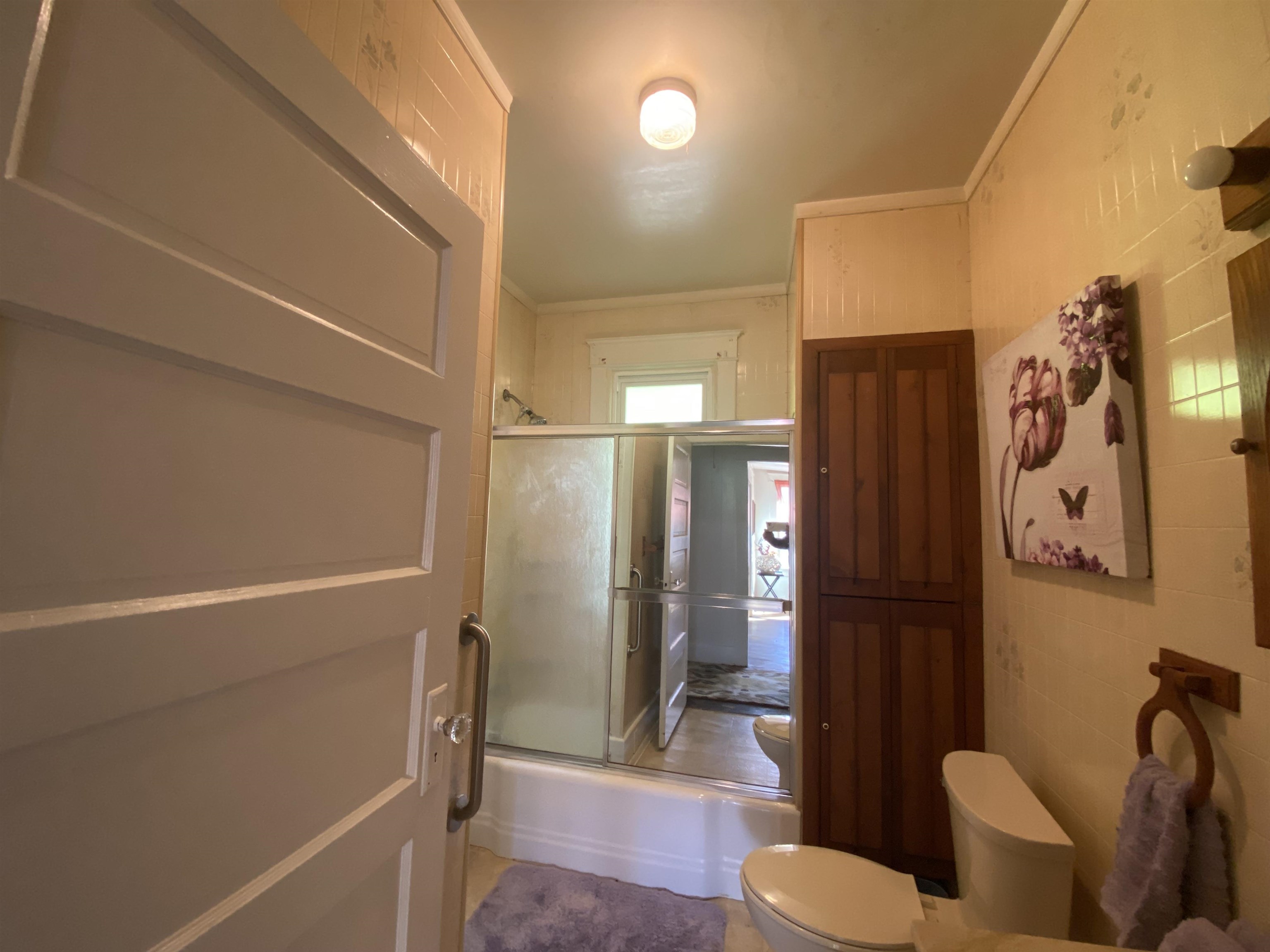 118 W Liberty St W