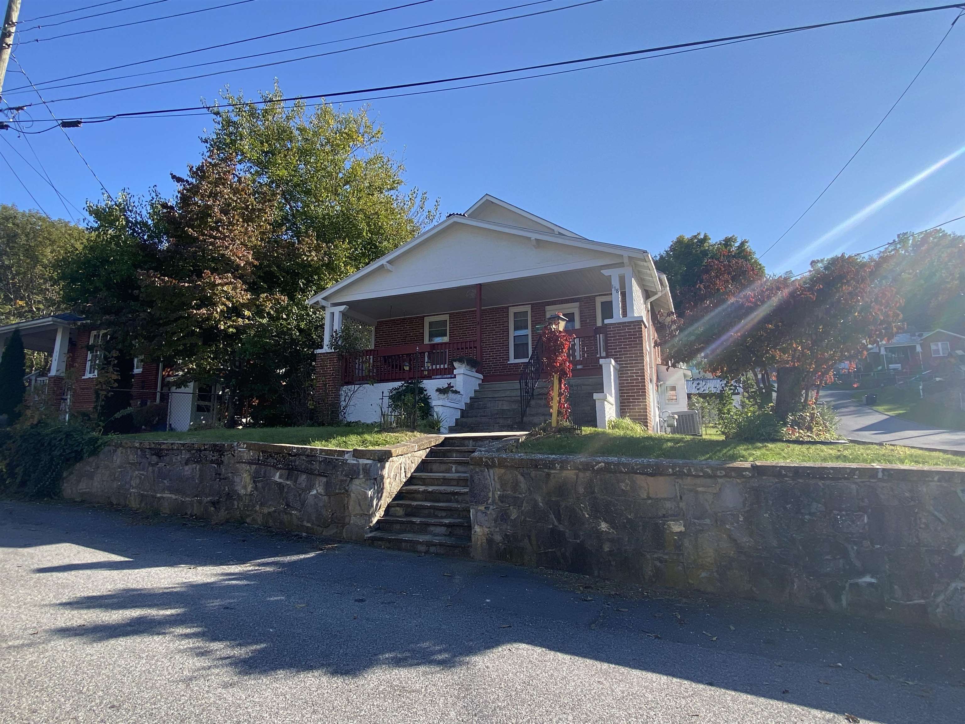 118 W Liberty St W