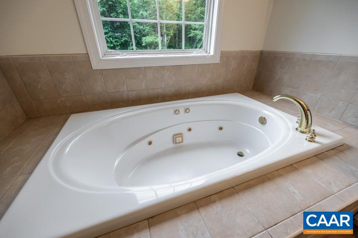 2140 Quail Run Ln