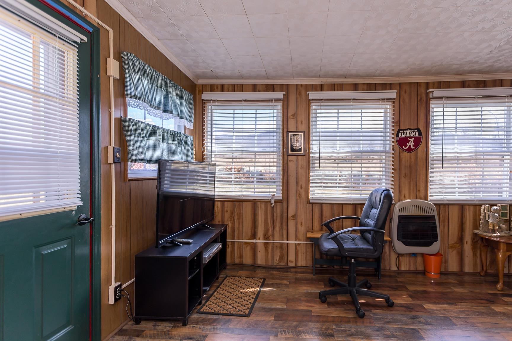 2518 Estaline Valley Rd