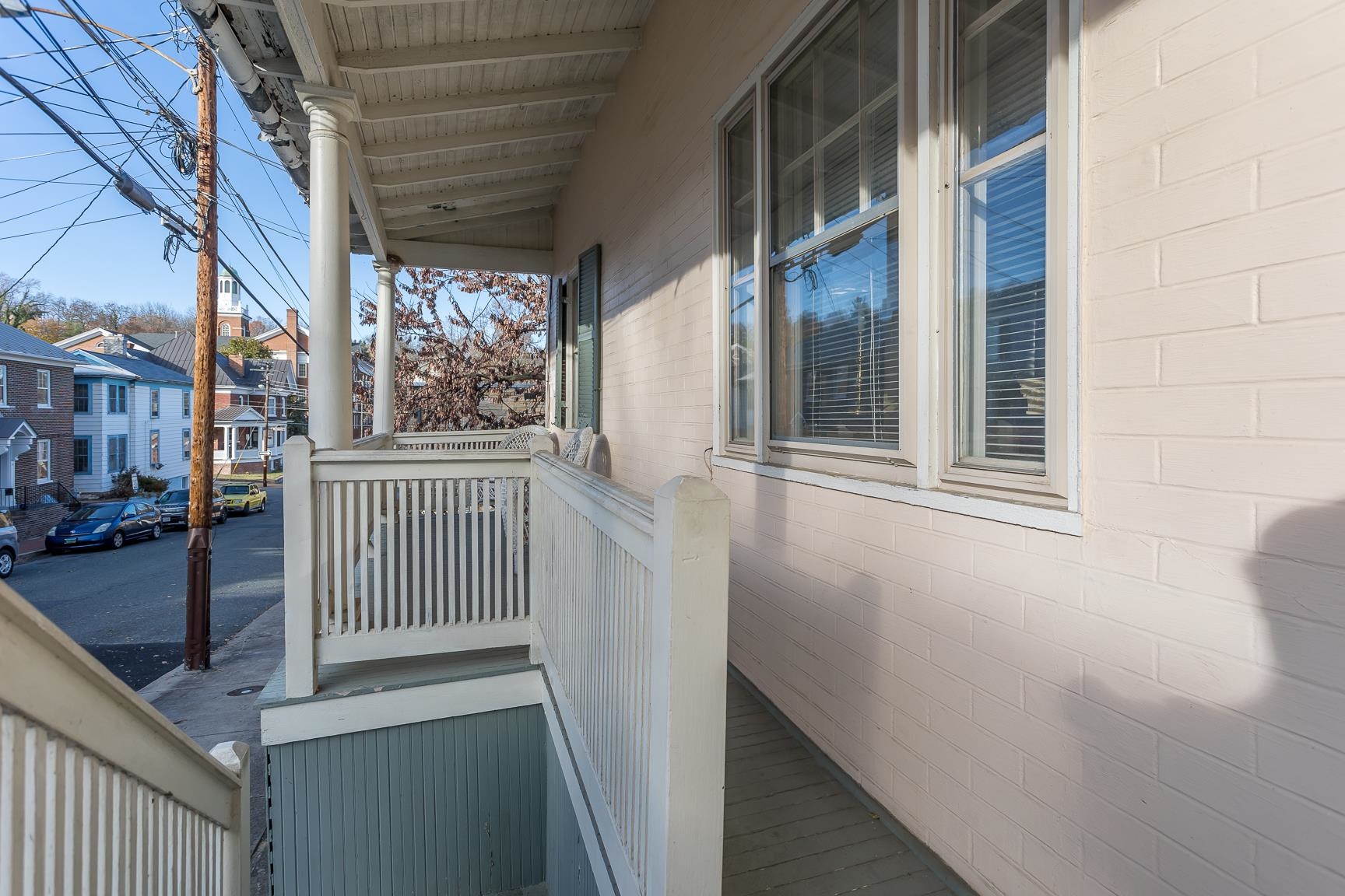11 Saint Clair St S