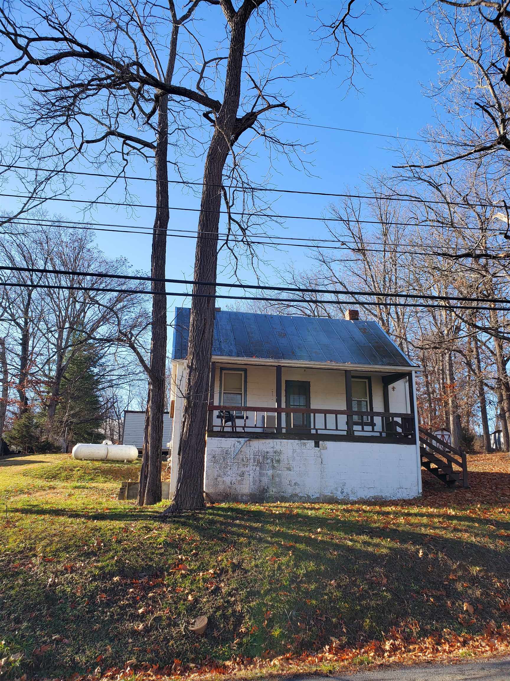 793 Old White Hill Rd