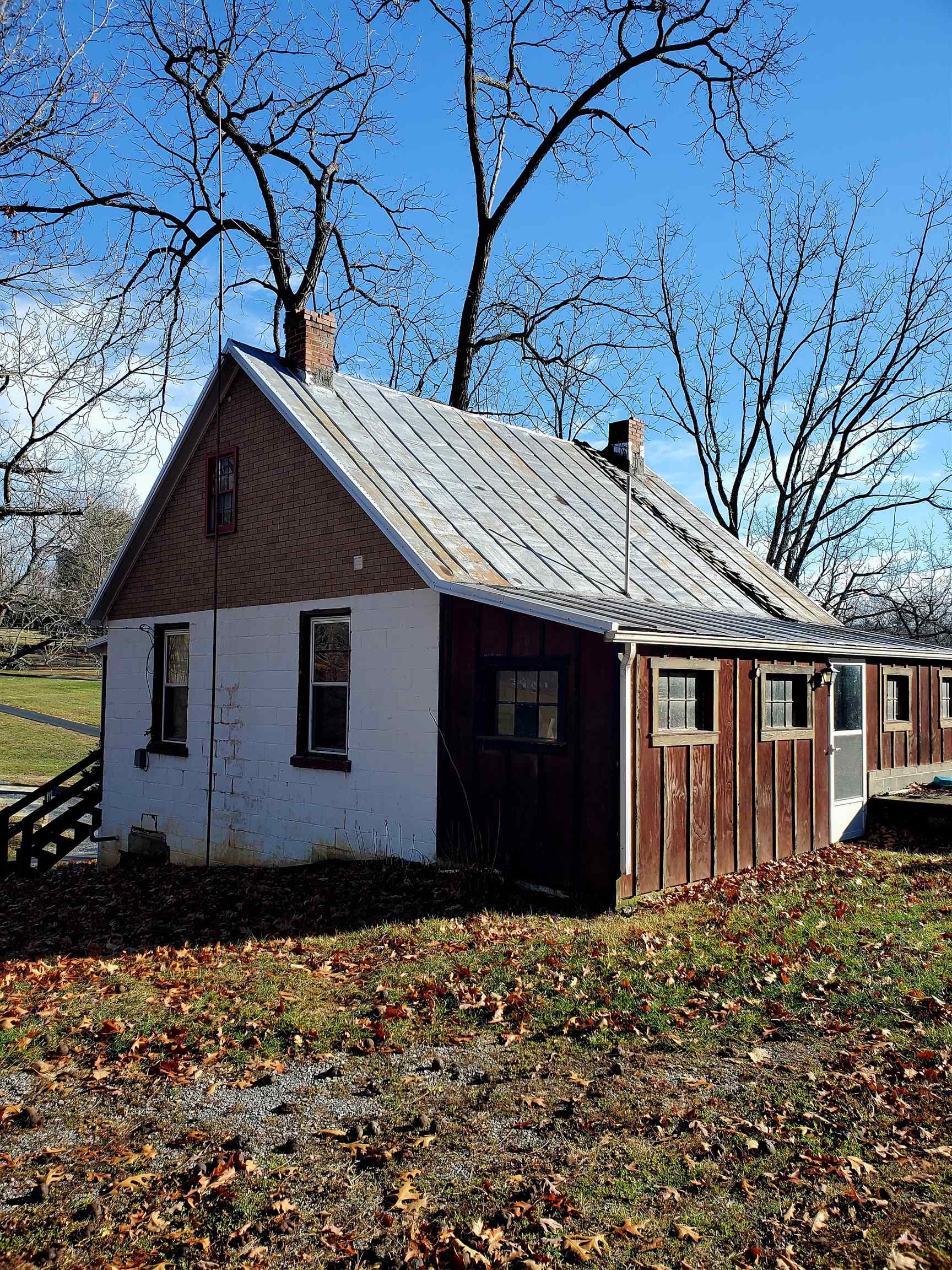 793 Old White Hill Rd