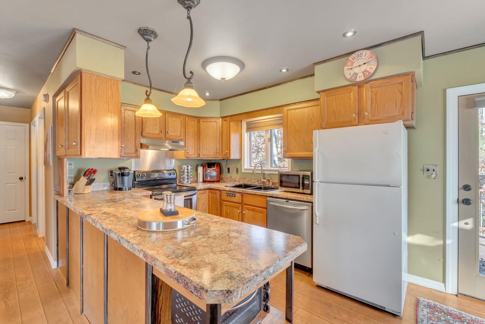 7 Ashlawn Blvd