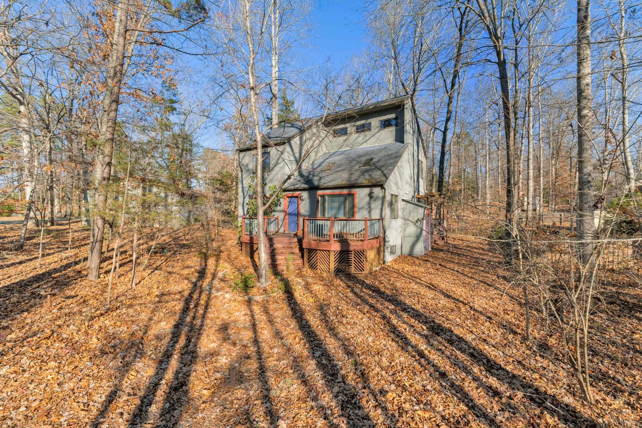 7 Ashlawn Blvd