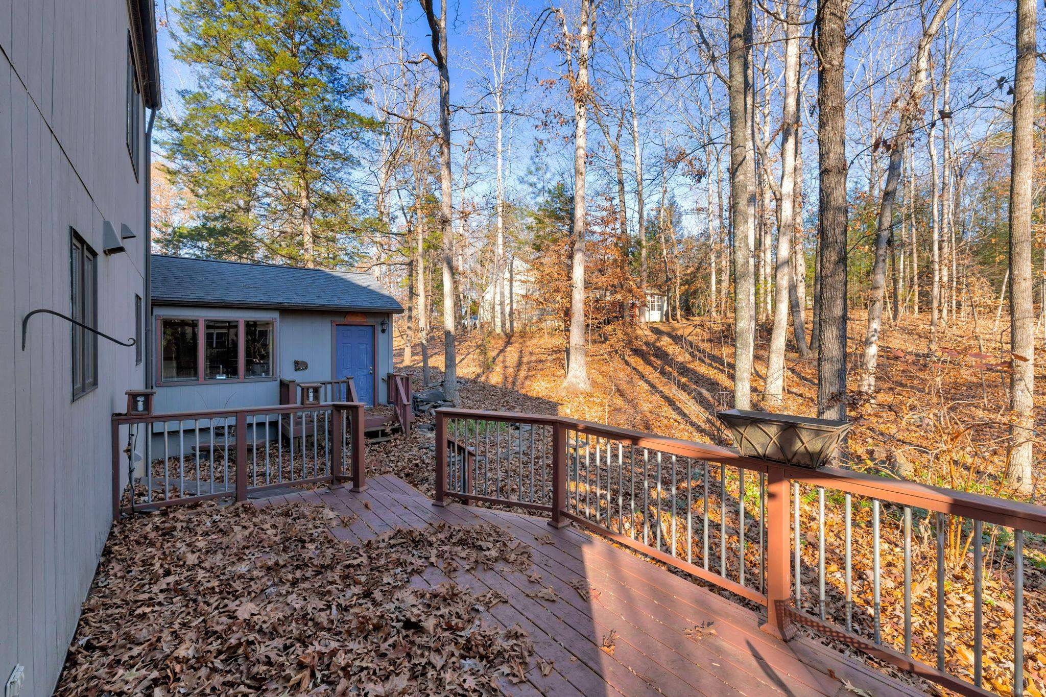 7 Ashlawn Blvd