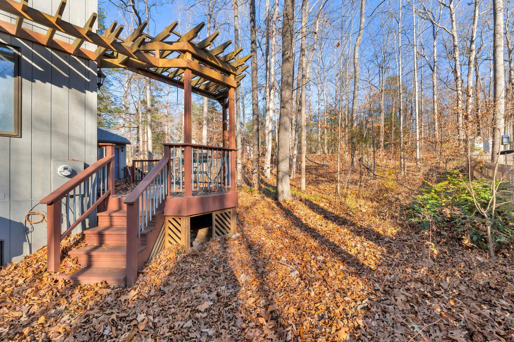 7 Ashlawn Blvd