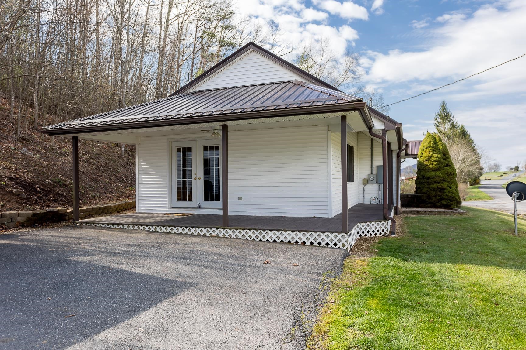 14704 Deerfield Rd