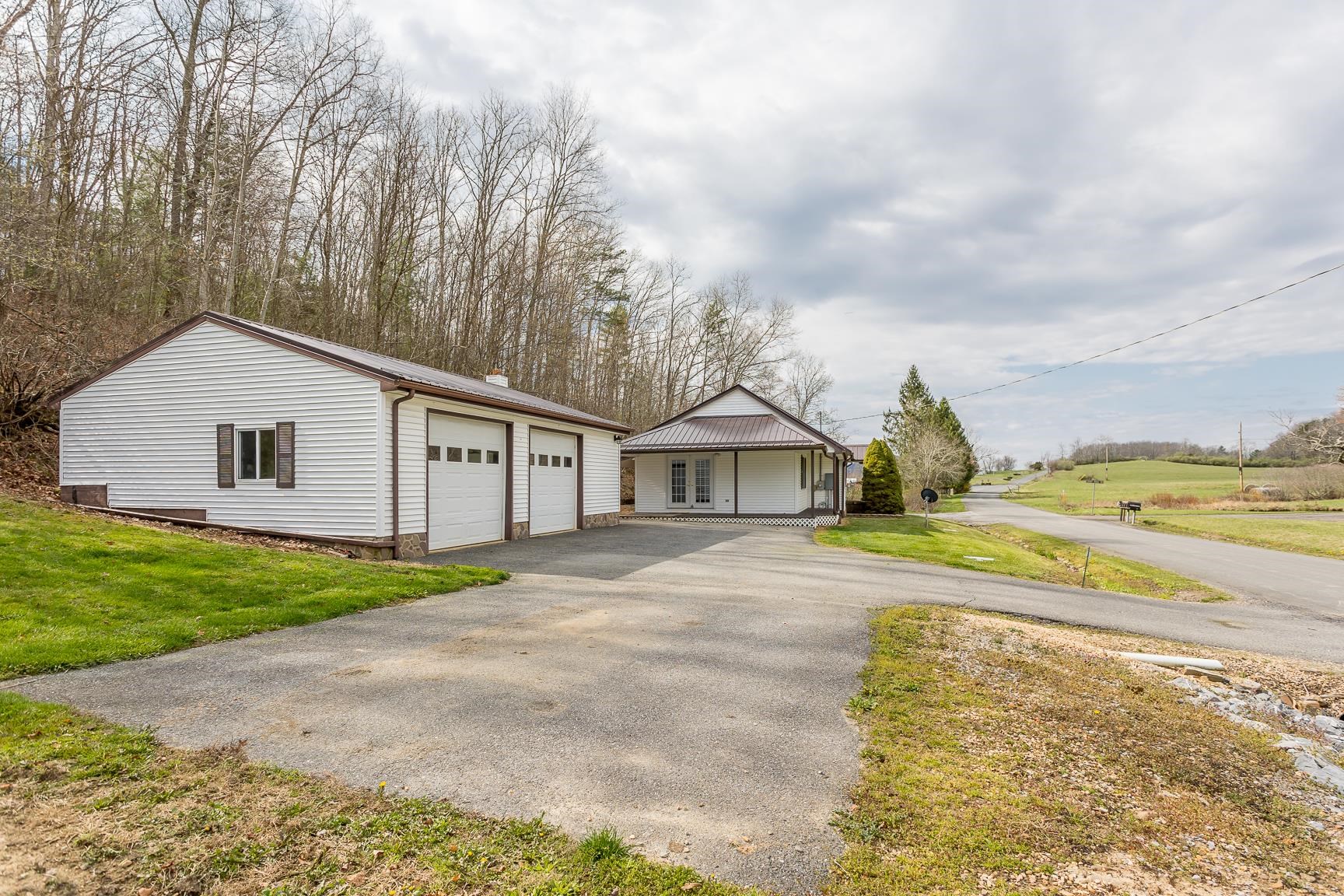 14704 Deerfield Rd