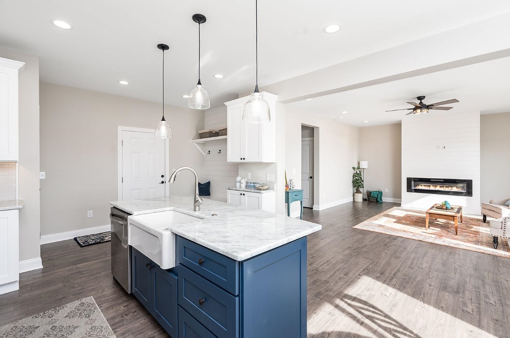 114 Chamberlain Dr