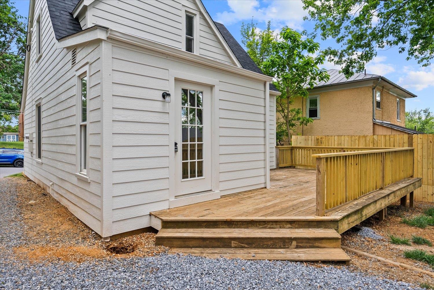 133 Straith St