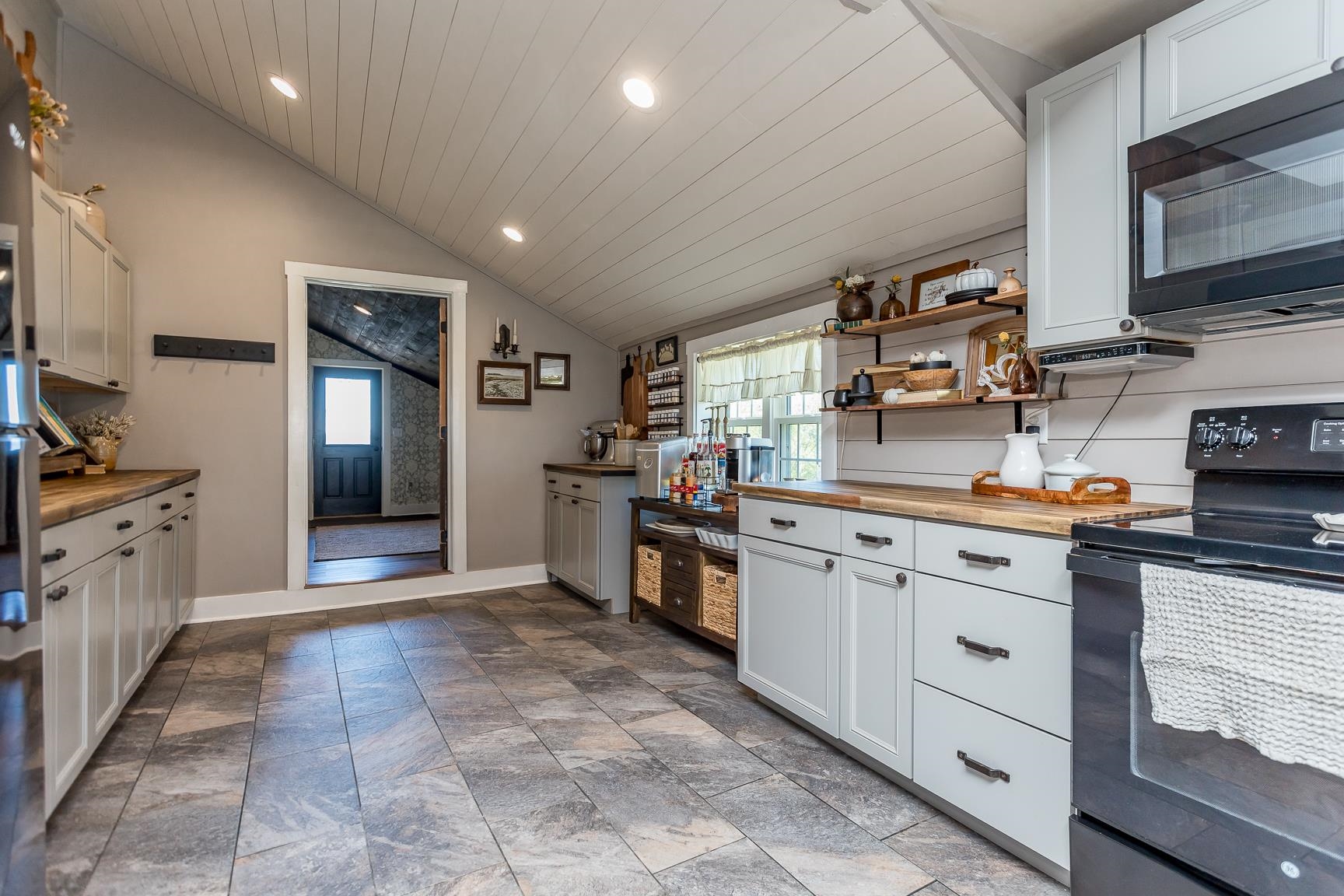 112 Twin Hill Rd