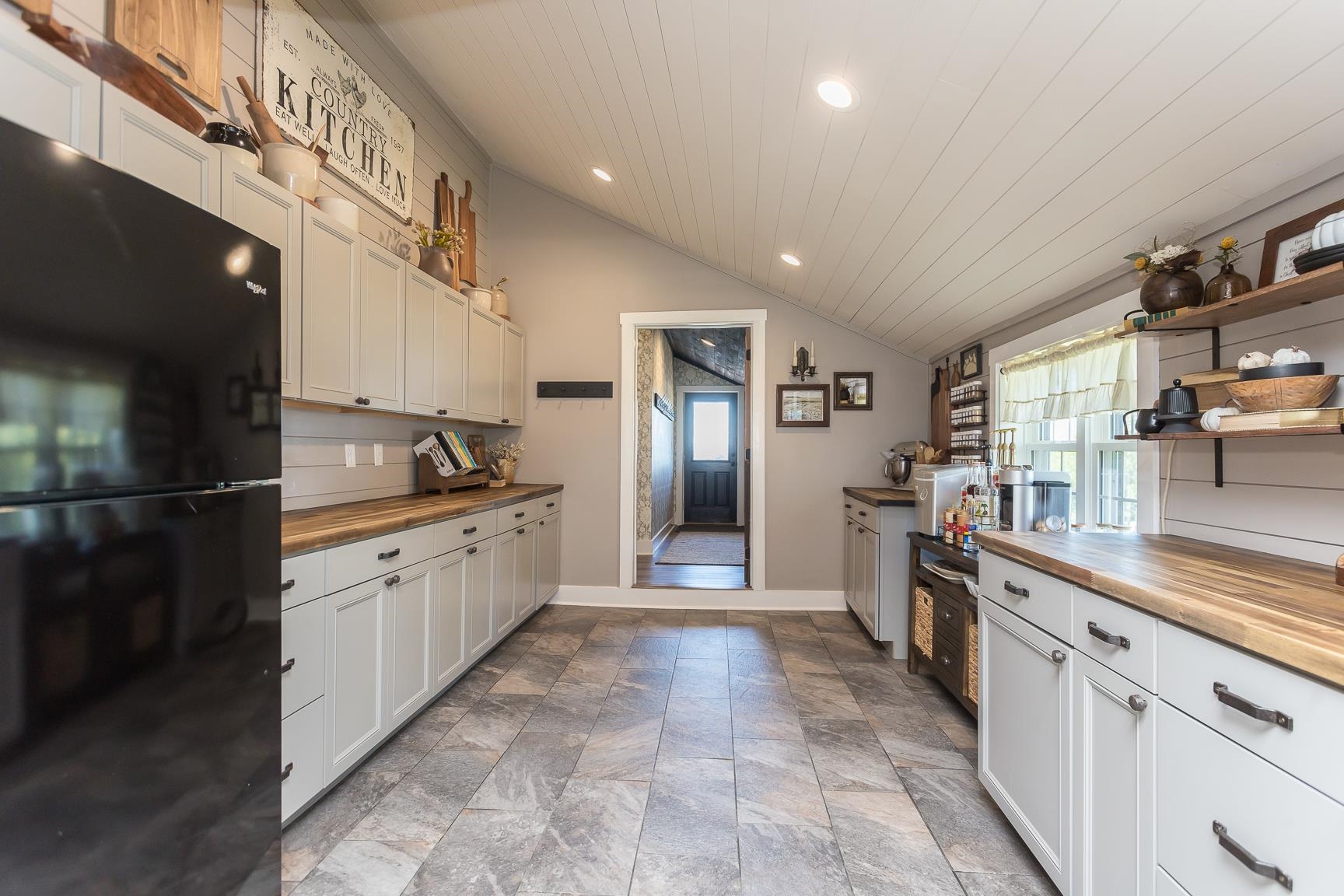 112 Twin Hill Rd