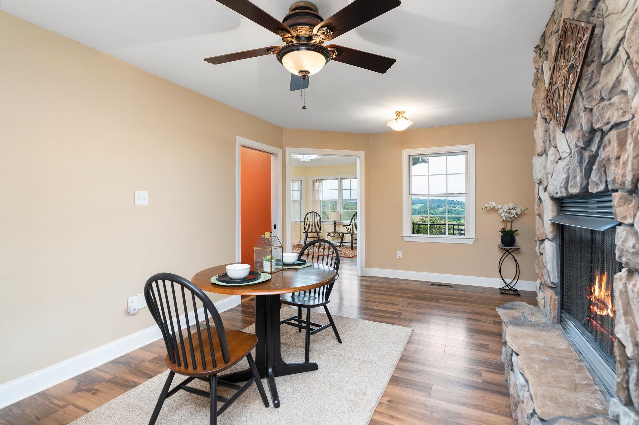 720 Vinegar Hill Rd