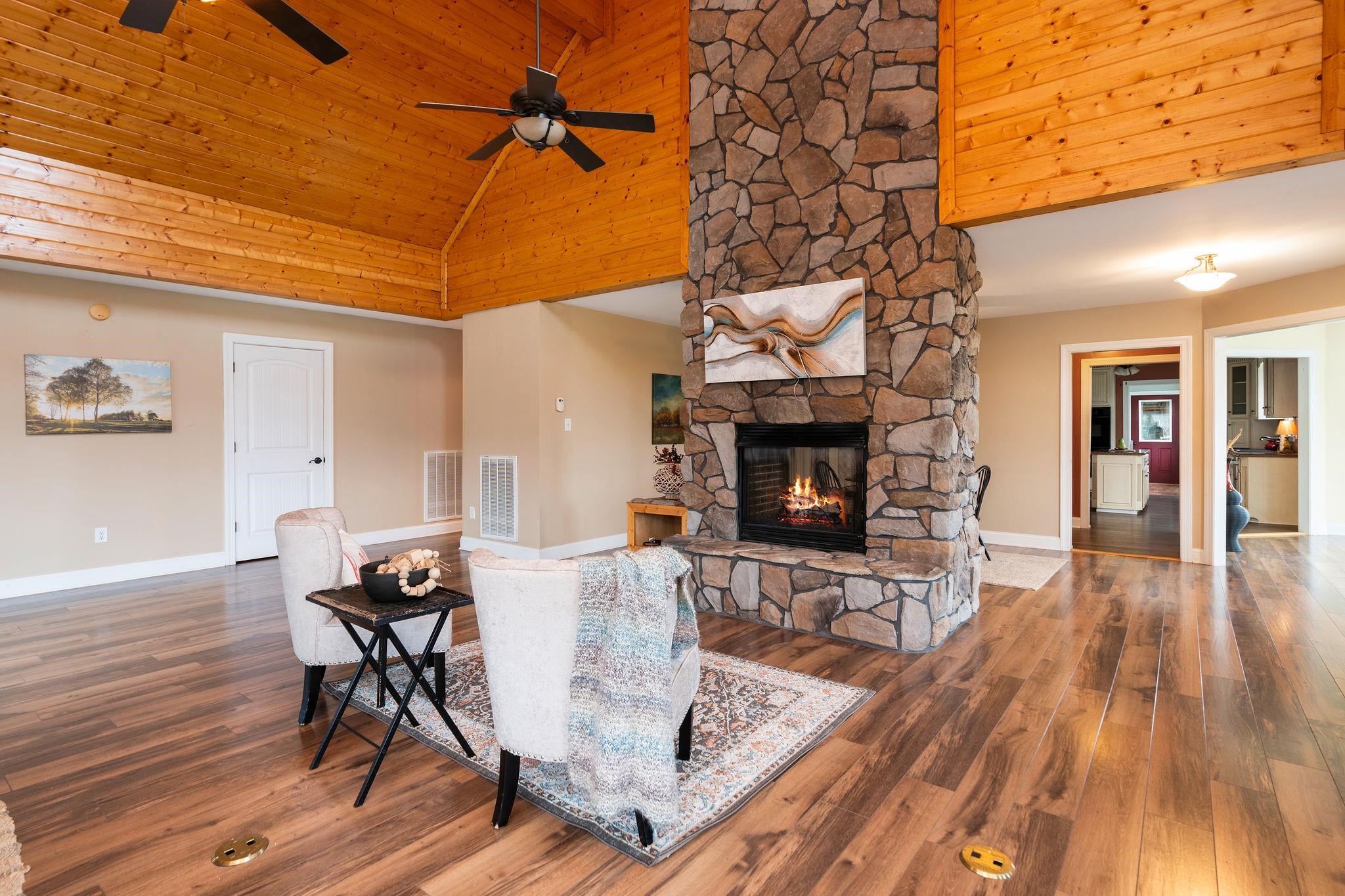 720 Vinegar Hill Rd
