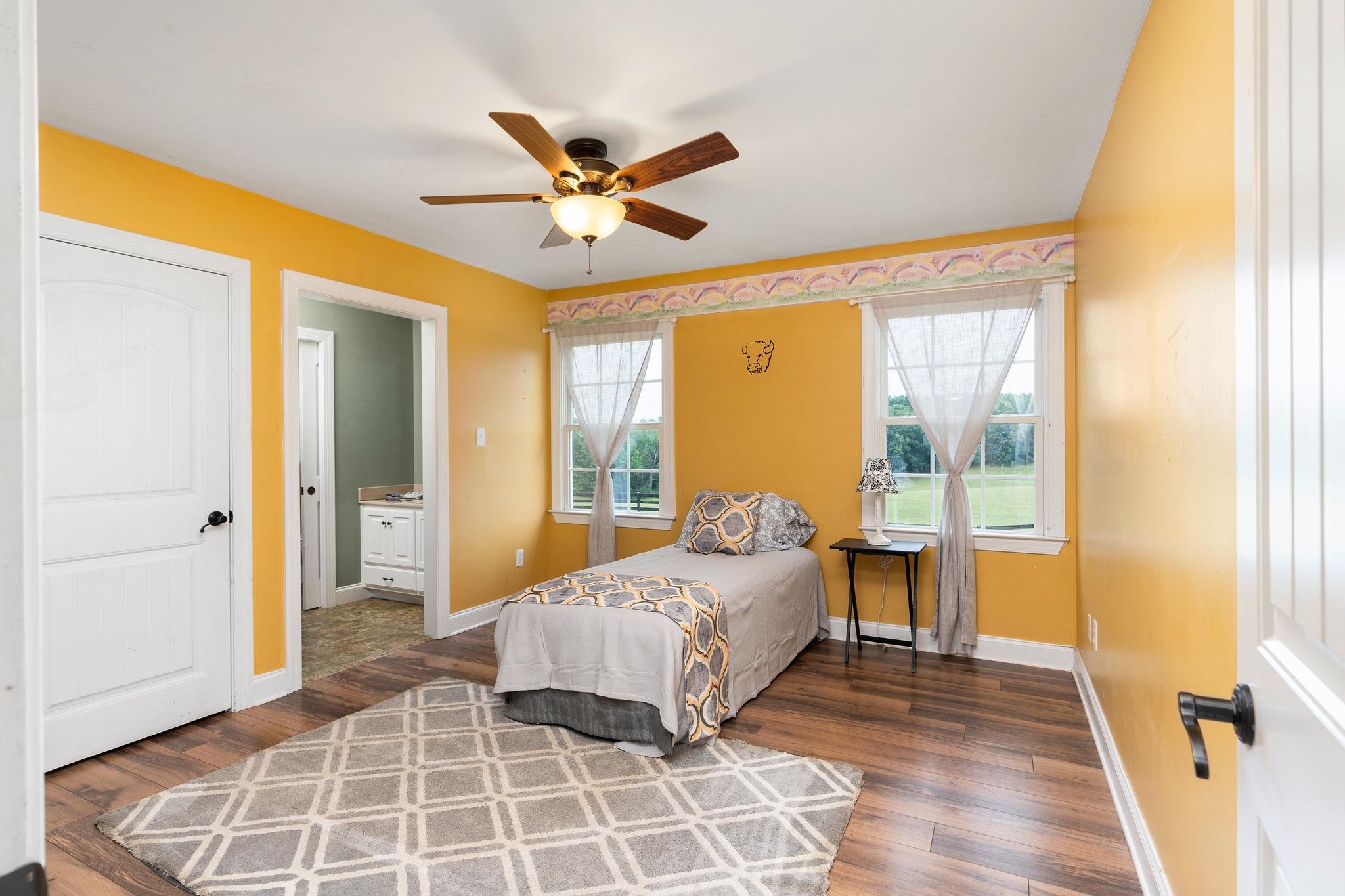 720 Vinegar Hill Rd