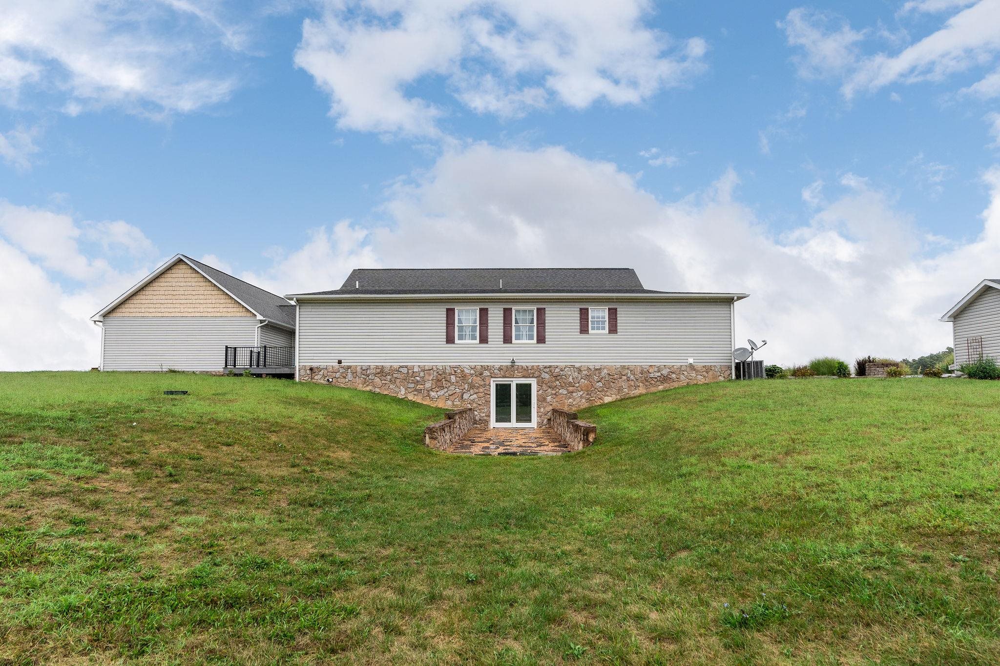 720 Vinegar Hill Rd
