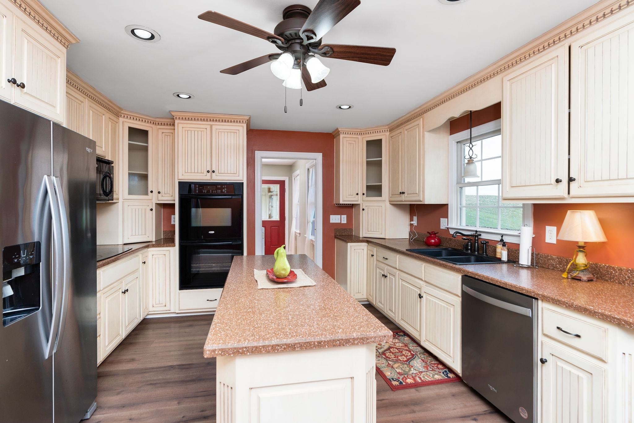 720 Vinegar Hill Rd