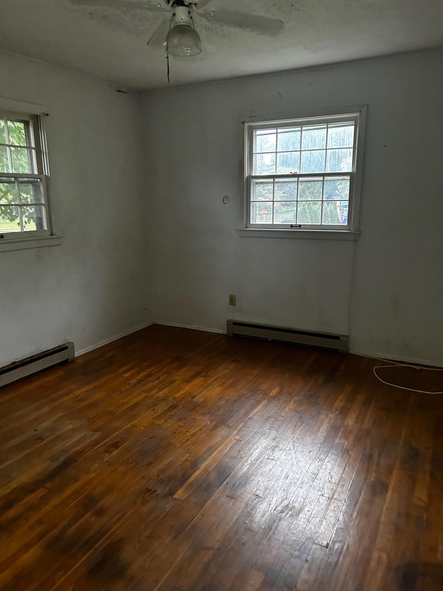 24 La Salle Dr