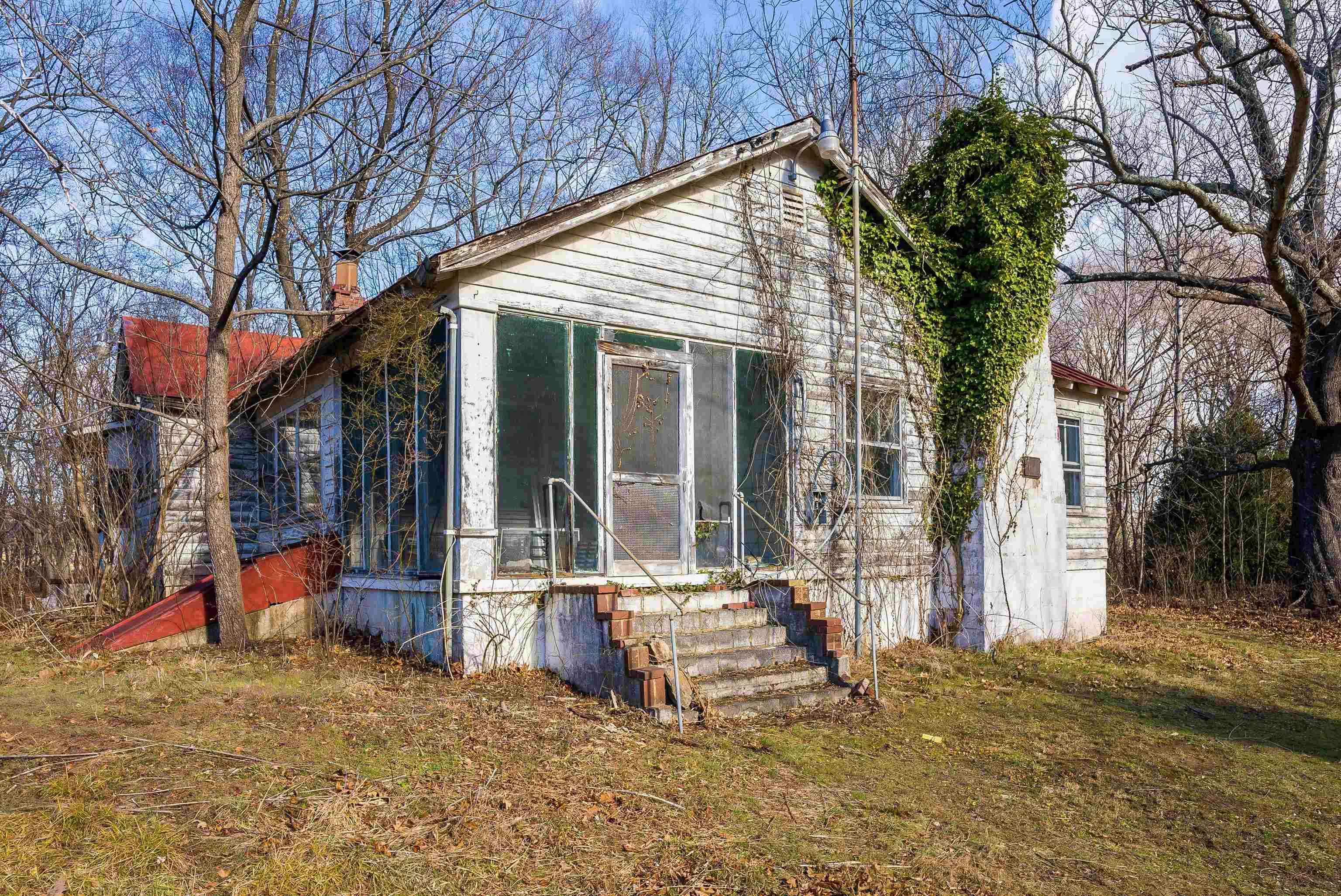 2219 Hewitt Rd