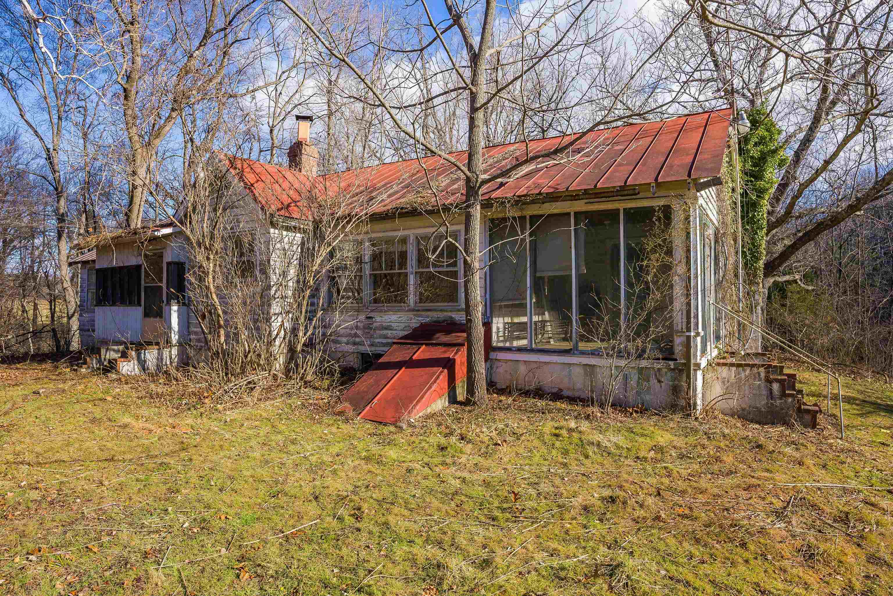 2219 Hewitt Rd