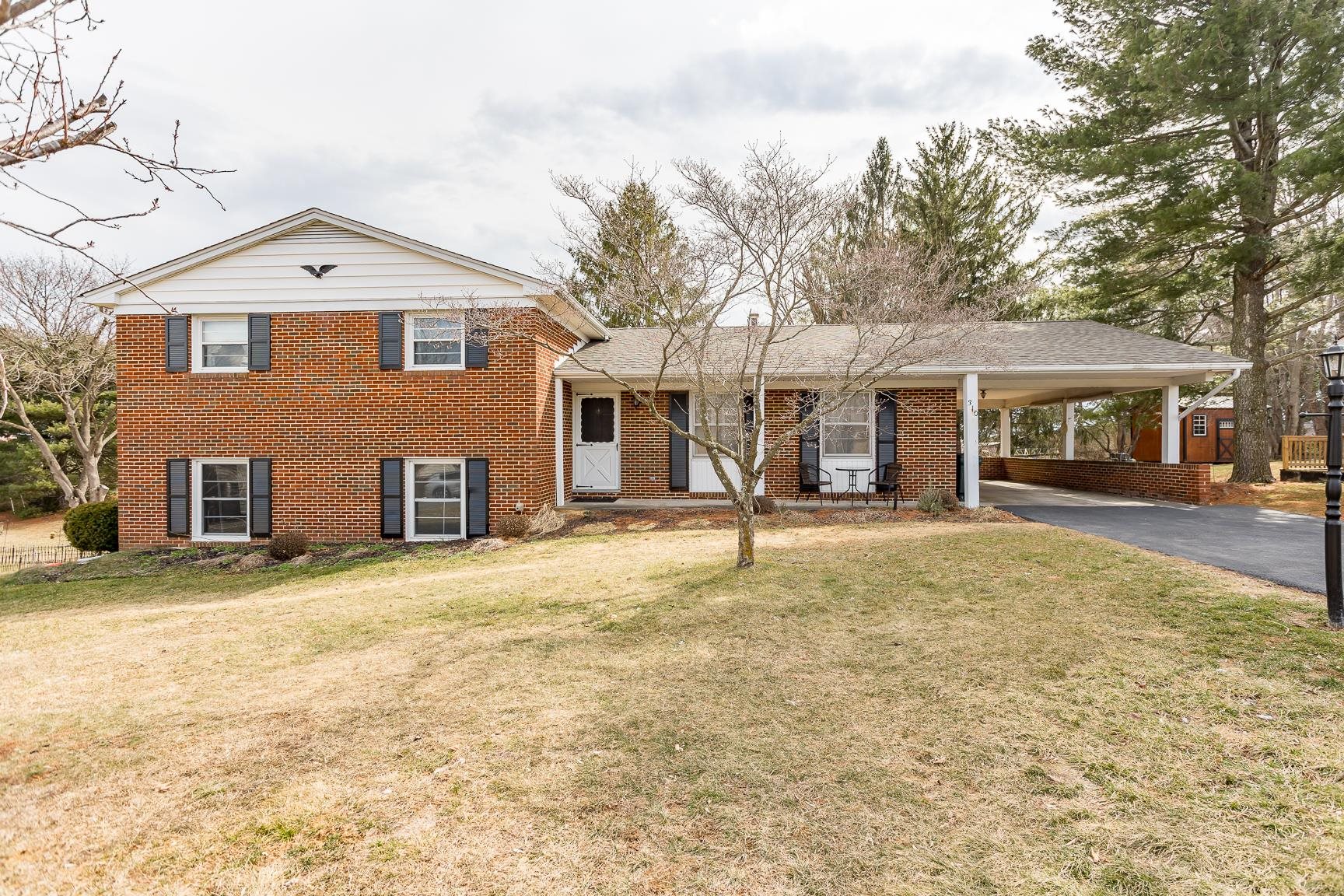 310 Sussex Dr