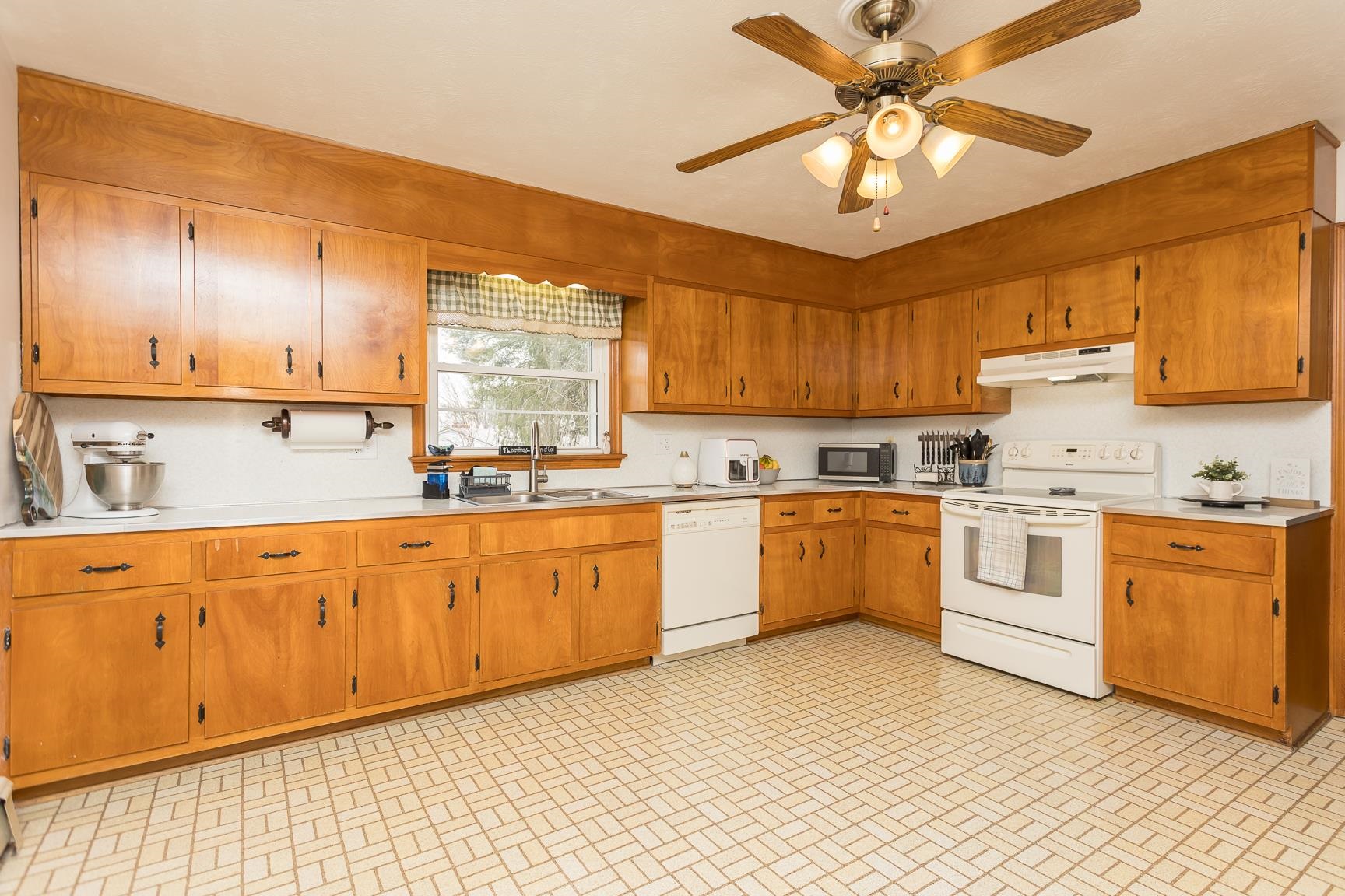 310 Sussex Dr