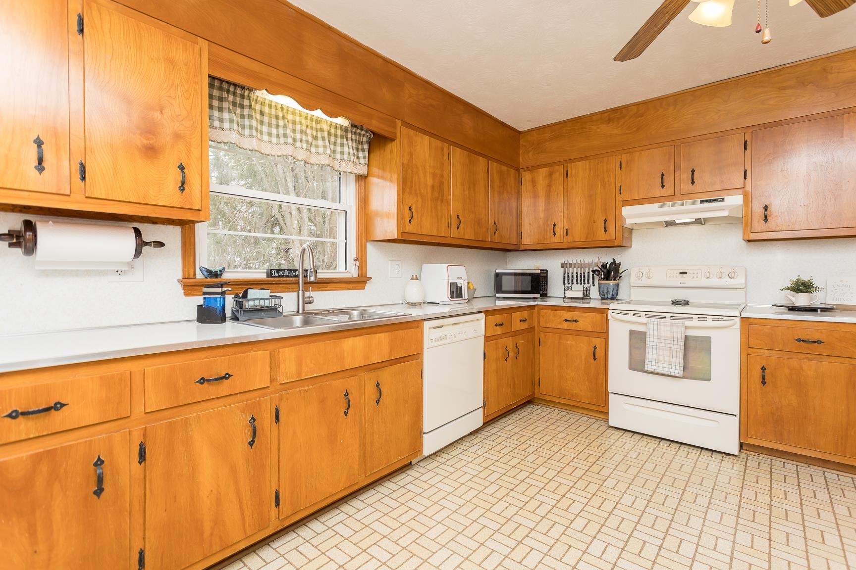 310 Sussex Dr